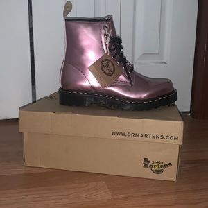 BRAND NEW Dr. Martens *vegan*